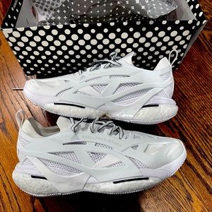 Stella McCartney Adidas 8.5 brand new shoes (never worn)